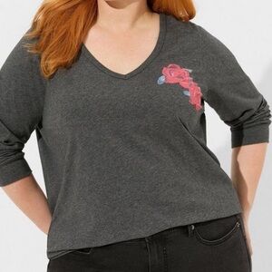NWT Torrid Grey V Neck Long Sleeve Tee w/ Flocked Roses Graphic Size 3